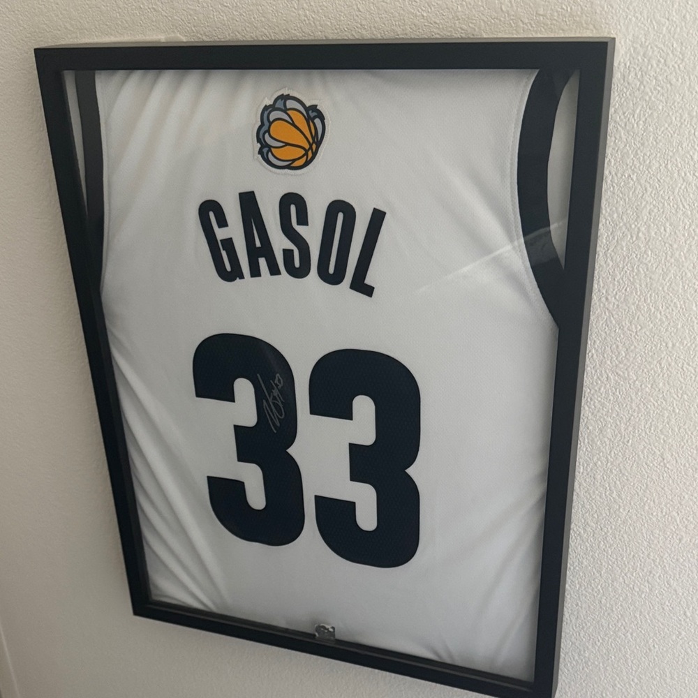 Signed and Framed Marc Gasol #33 Grizzlies Jersey